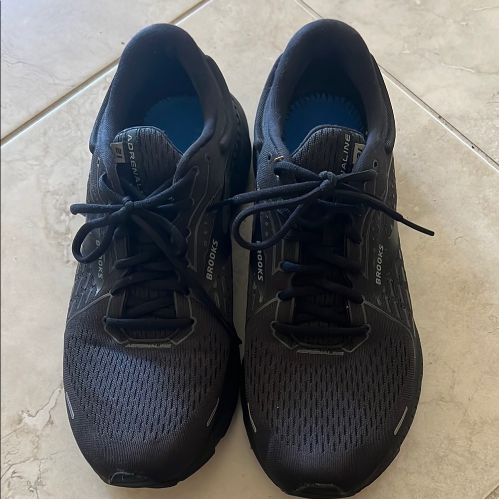Brooks Men's Black Running Shoes